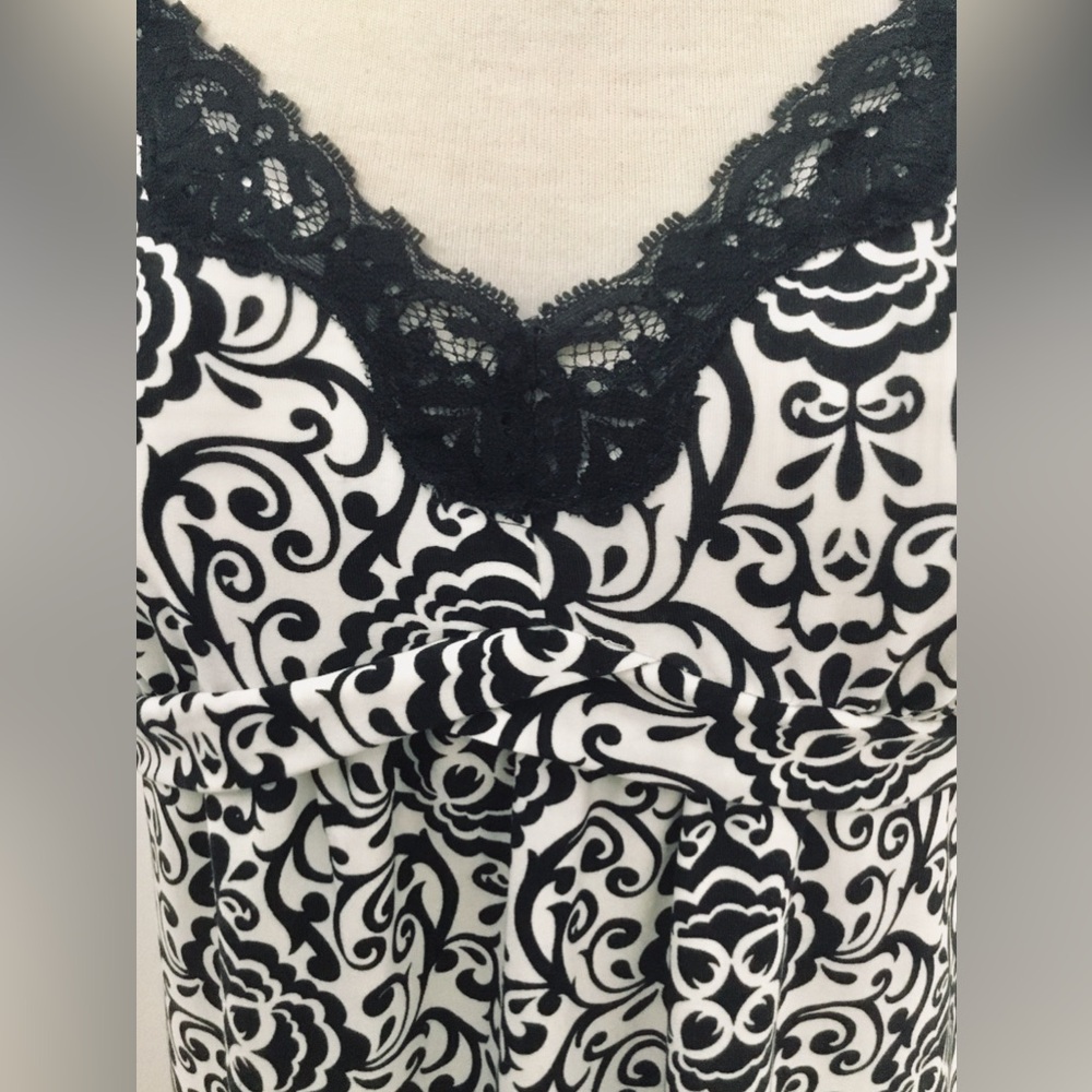 SUPER COMFY LOUNGEWEAR - Picture 2 of 3